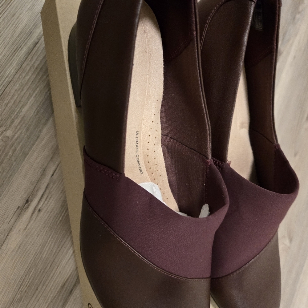 NWT Clarks Women's Cora Charm Loafers Slip-On Shoes Burgandy Size 12 - Picture 6 of 6